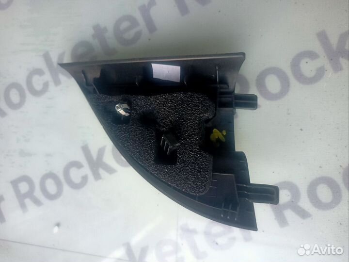 Уголок зеркала левый Kia Sportage 4