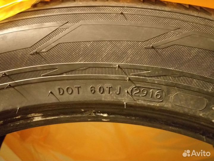 Nokian Tyres Hakkapeliitta R2 275/45 R20