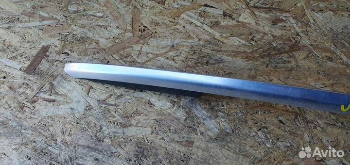 Рейлинг крыши правый Volkswagen Tiguan 2007-2011