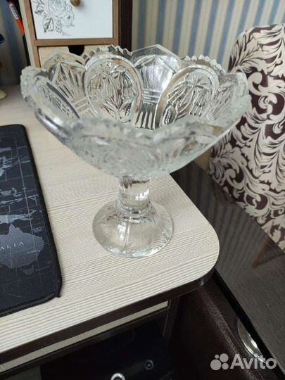 Хрустальная конфетница