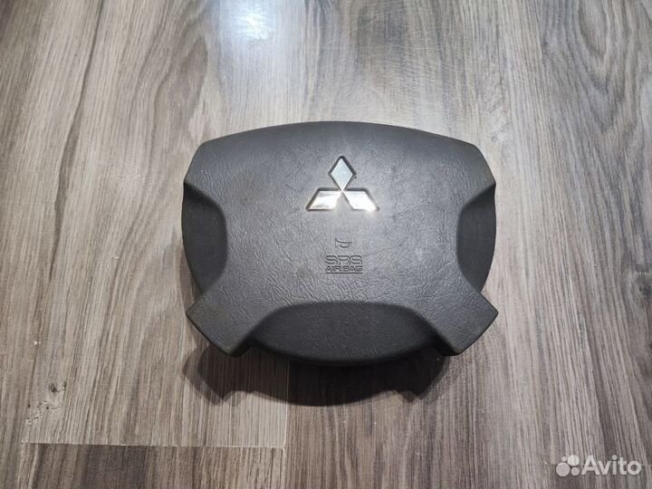 Подушка безопасности водителя Mitsubishi Space Sta