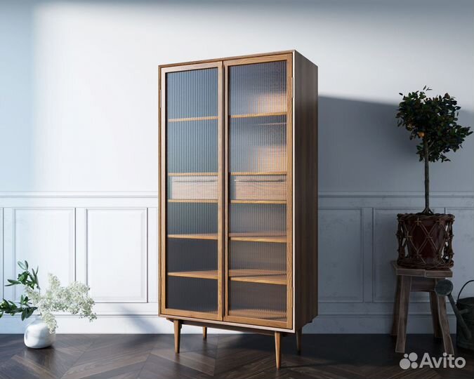 Буфет «Bruni» высокий витражными стеклами