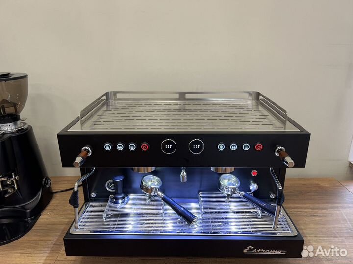 Двухгруппная кофемашина для кафе