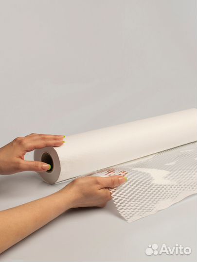 Крафт-бумага в сетчатой структуре белая 50 м