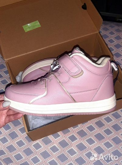 Ботинки демисезонные для девочки 35 размер новые