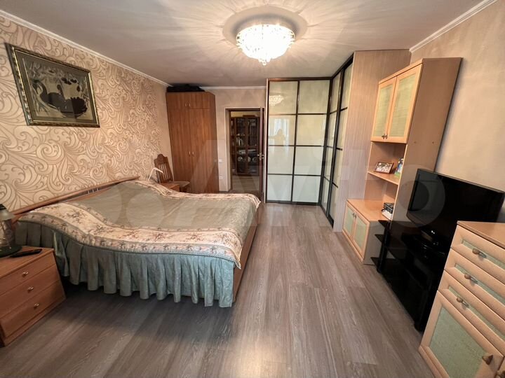3-к. квартира, 101 м², 3/11 эт.