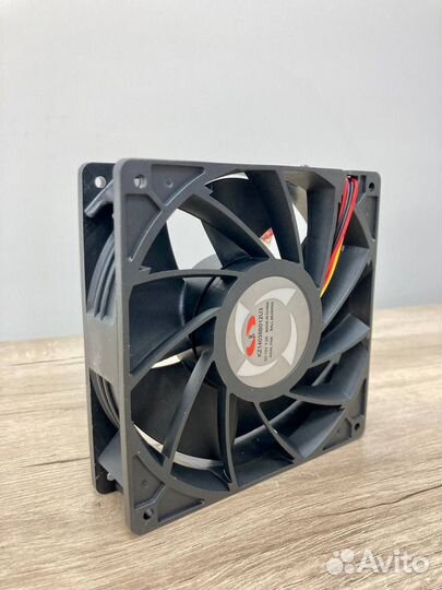 Вентилятор 140*140*38 для асик майнера