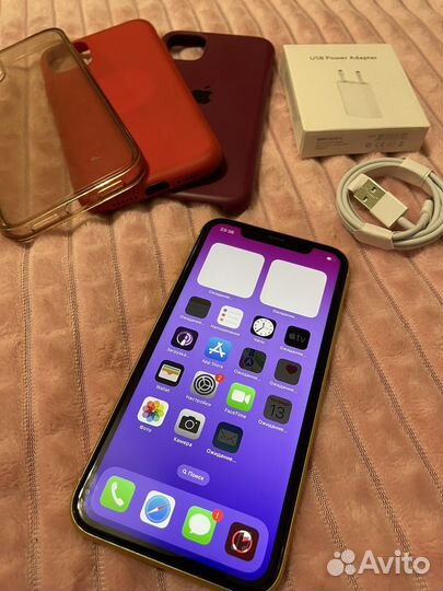 Телефон iPhone 11 64GB Yellow