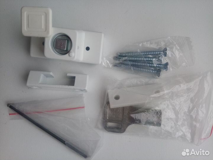 Блокиратор поворотный (детский замок)