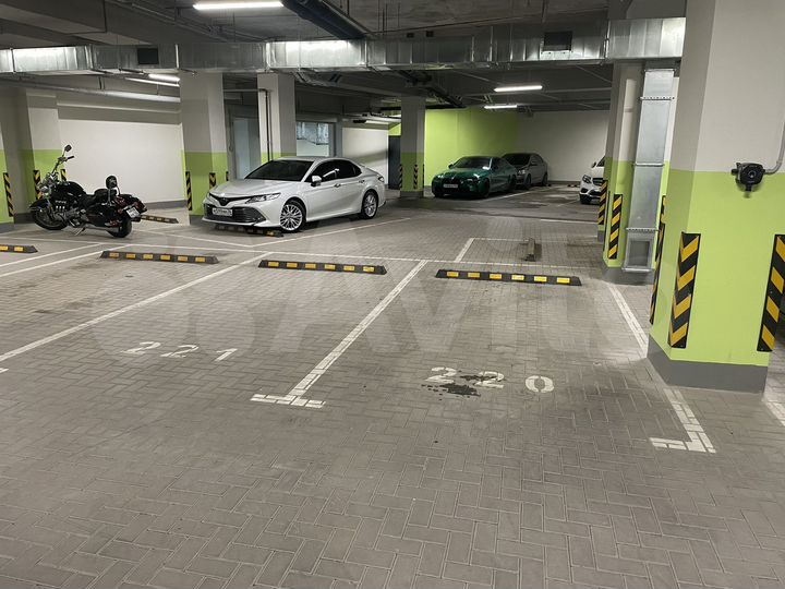 Машиноместо, 14 м²