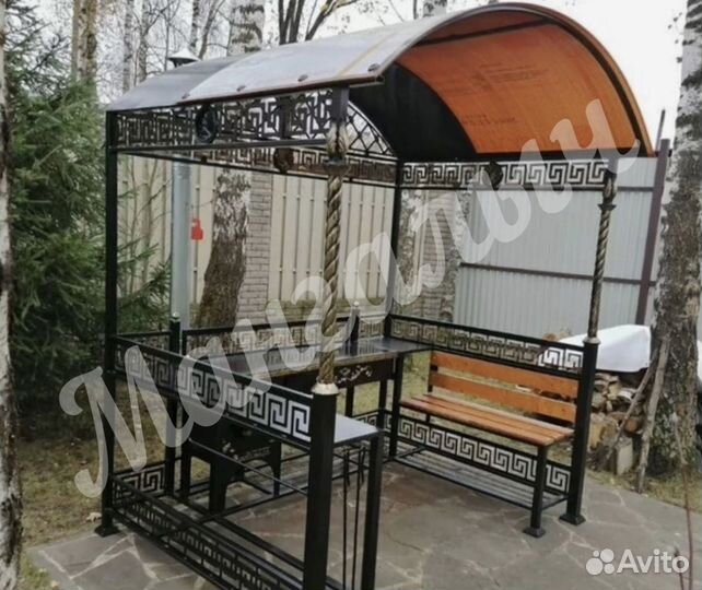 Мангал с крышей