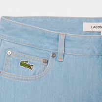 Джинсы лакост женские. Джинсы lacoste с крокодилом новая коллекция. Мальчик с синий джинс. Джинсы lacoste с крокодилом новая коллекция. Джинсы лакост.