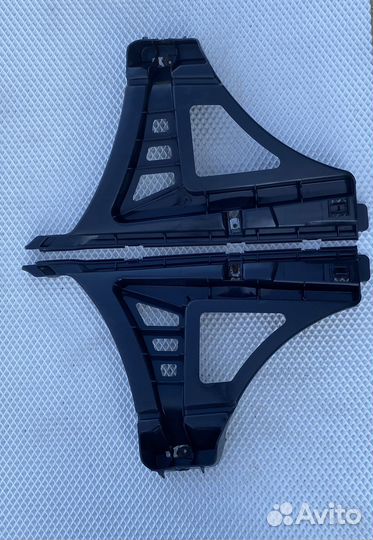 Кронштейн заднего бампера mitsubishi carisma