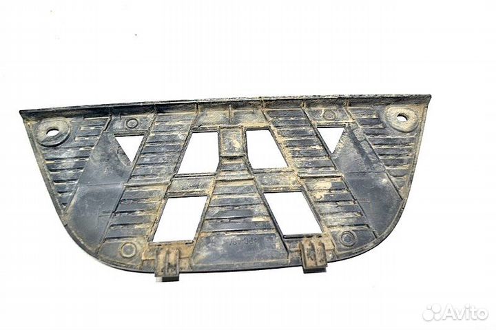 Ступенька подножки нижняя, левая mercedes-benz Act