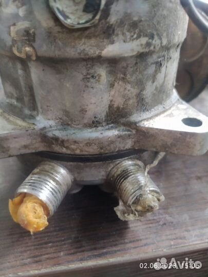 Компрессор кондиционера передний Volkswagen