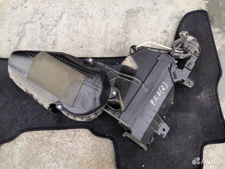 Корпус отопителя Mitsubishi Pajero Sport 3