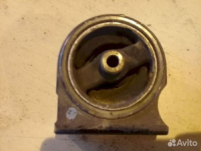 Опора двигателя (подушка двс) передняя 12361-74410