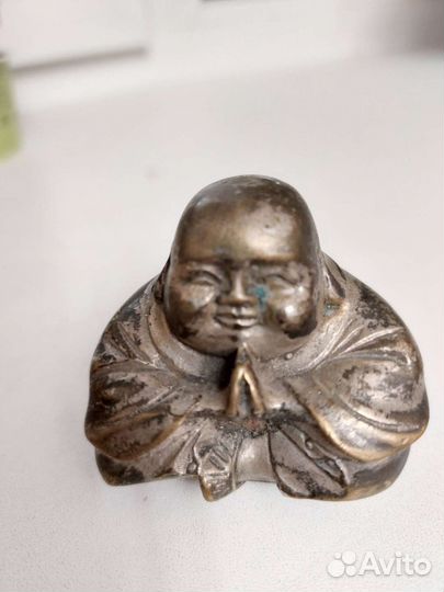 Статуэтка будды