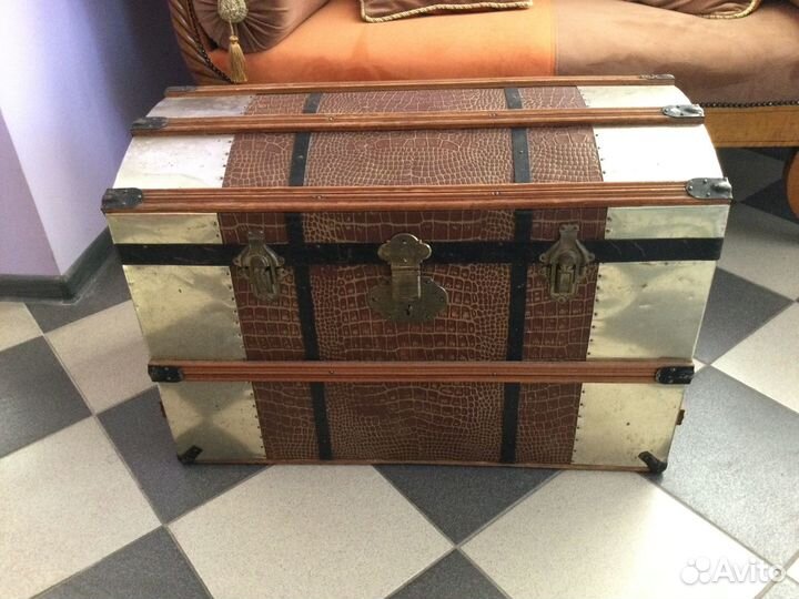 Антикварный сундук 1920-е годы