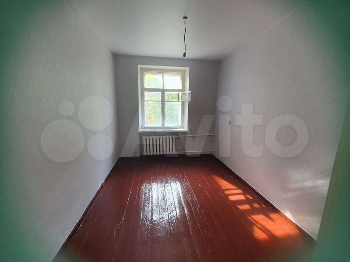 Комната 10,7 м² в 3-к., 2/2 эт.