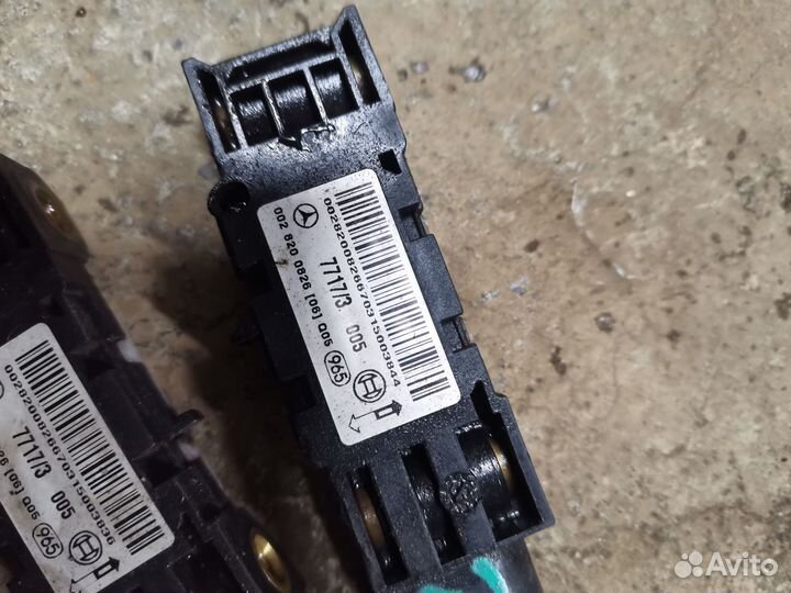 Датчик удара Mercedes Benz s430 w220