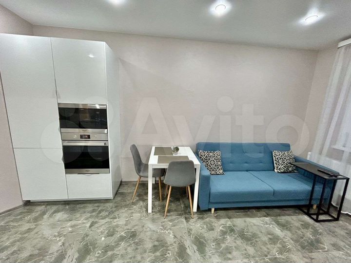 2-к. квартира, 63 м², 2/10 эт.