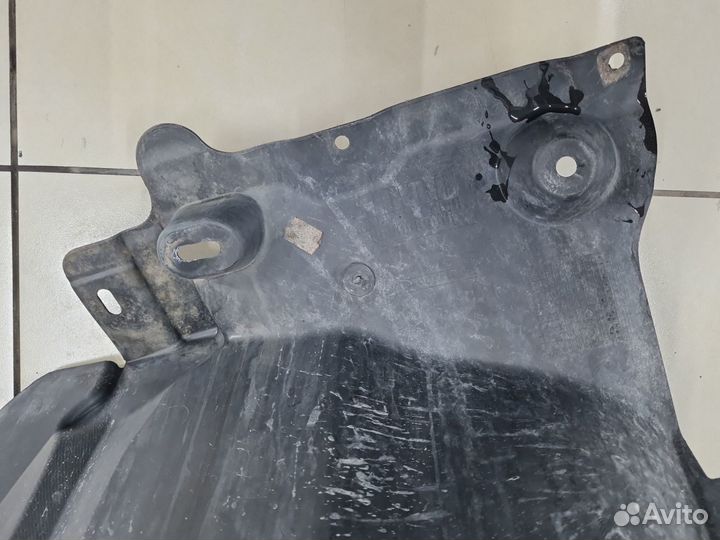 Кожух колесной ниши передний правый Bmw X1 E84