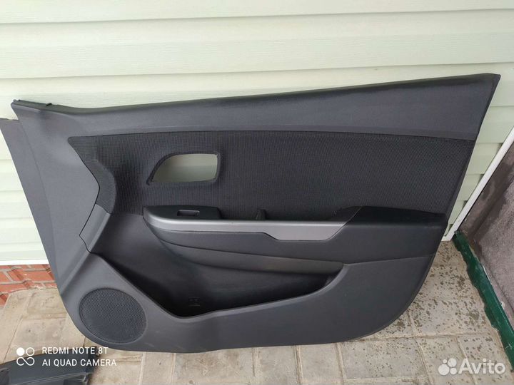 Kia Rio обшивка двери передняя правая