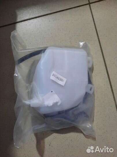 Бачок расширительный передний Тoyota Camry V70