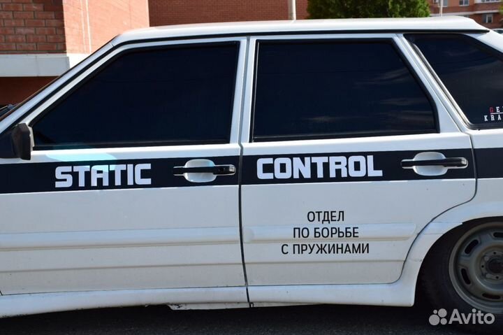 Наклейки на автомобиль, этикетки