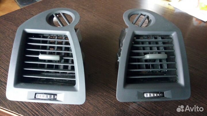 Боковой правый дефлектор рено меган 2 рест