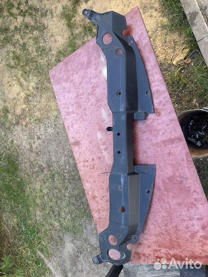 Накладка замка капота Ниссан Тиида C11X