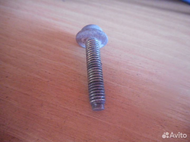 Болт клапанной крышки Nissan Wingroad (99-05 года)