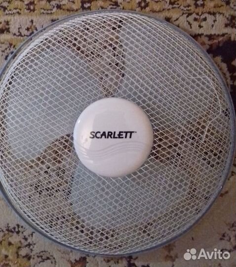 Вентилятор напольный Scarlett sc-379, бел, отличн