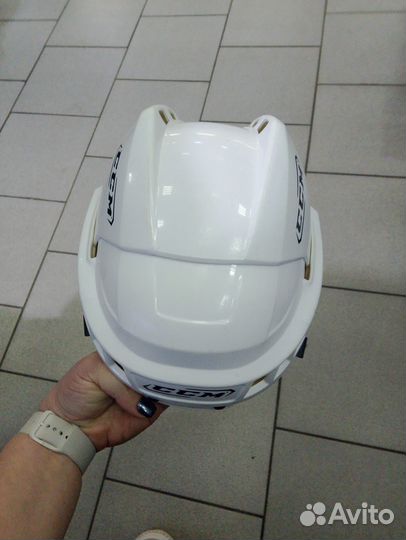 Хоккейный шлем