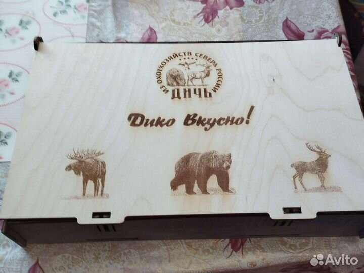 Сувенирная коробка