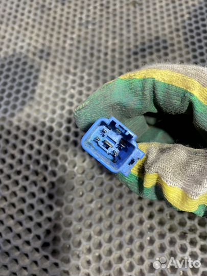 Кнопка стеклоподьемника багажника Toyota 4Runner