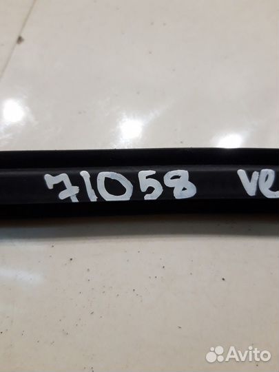 Уплотнитель стекла (передний, правый, внутренний)