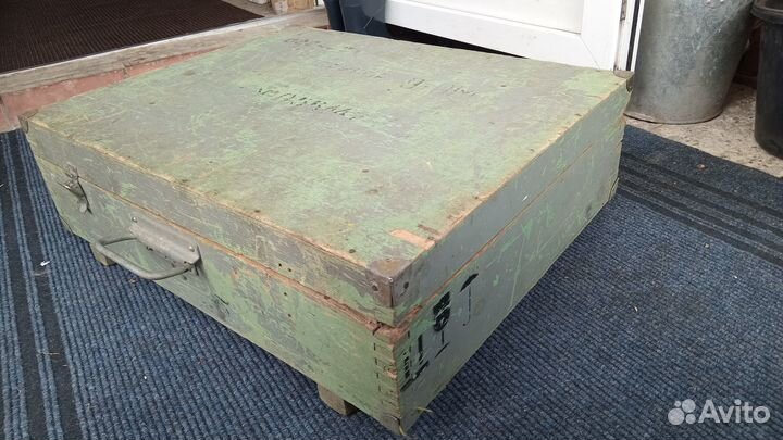 Деревянный ящик с крышкой