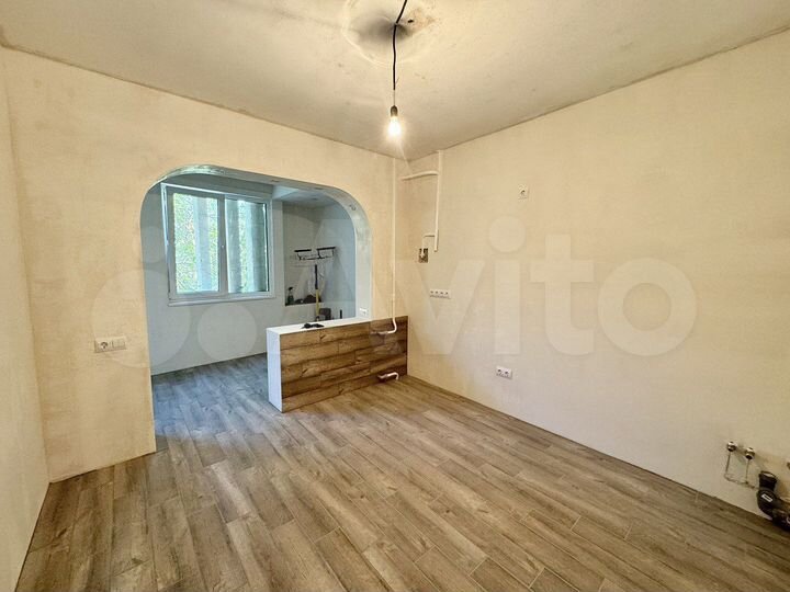 2-к. квартира, 60 м², 1/9 эт.