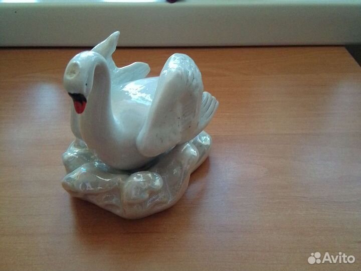 Статуэтка фарфор 