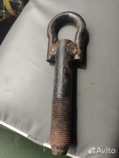 Буксировочный крюк