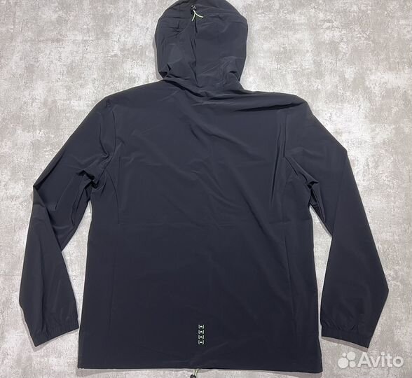 Беговая ветровка Li-Ning windbreaker