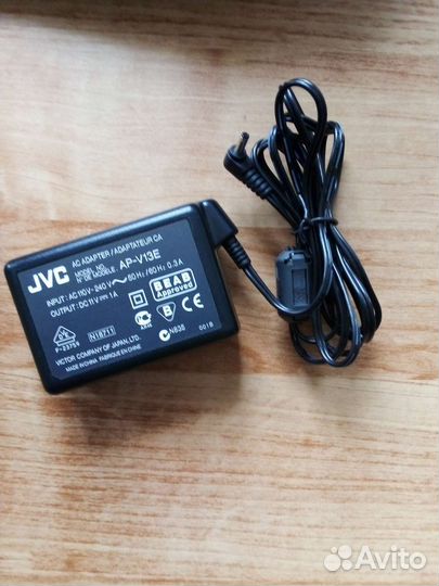 Зарядное устройство JVC
