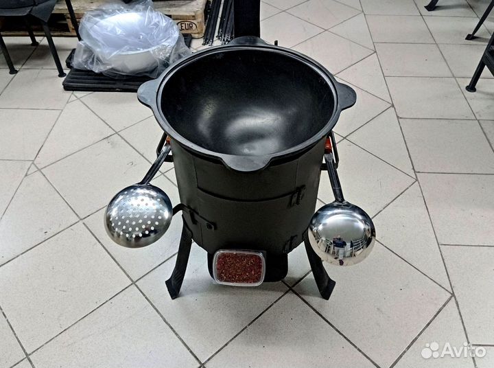 Казан чугунный 12 литров с печкой