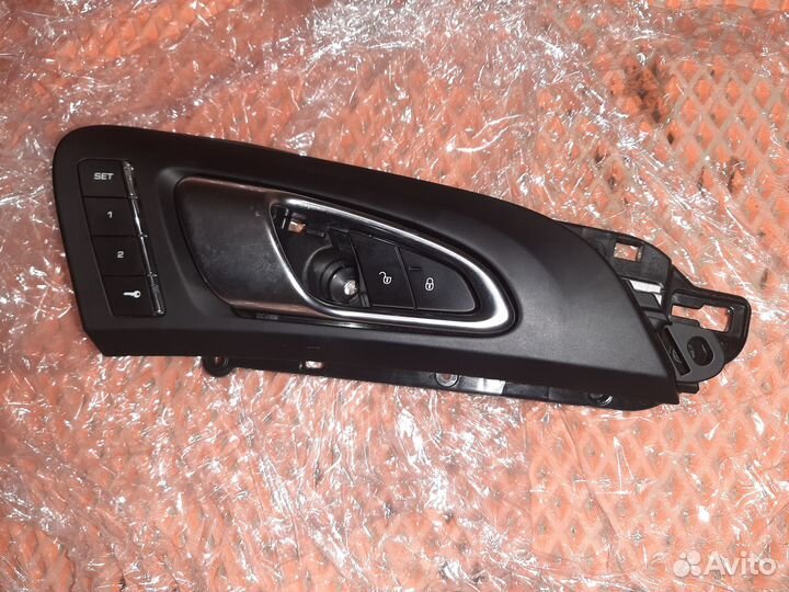 Ручка двери передней правой Cayenne 958 в сборе