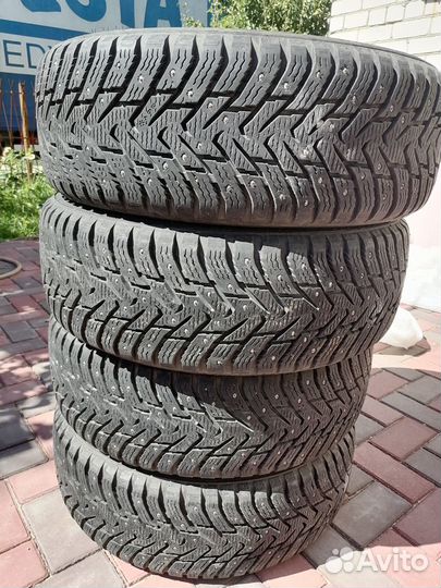 Nokian Tyres Hakkapeliitta 8 SUV 215/60 R17 100T