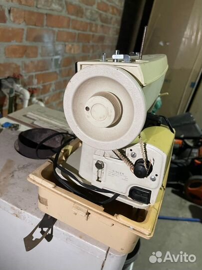 Швейная машинка ручная singer