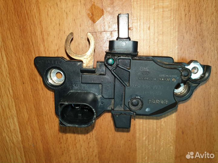 Регулятор напряжения F00M 145 876