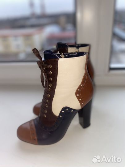 Сапожки женские